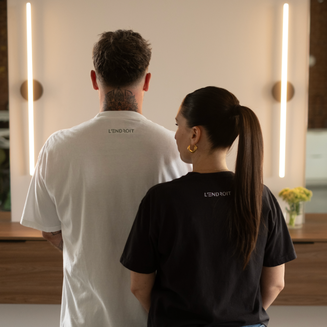 T-shirt noir l’endroit